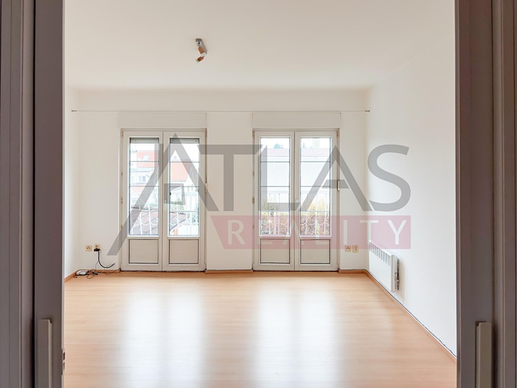 Pronájem rodinného domu 365 m², pozemek 650 m² - foto 7