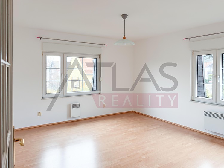 Pronájem rodinného domu 365 m², pozemek 650 m² - foto 6