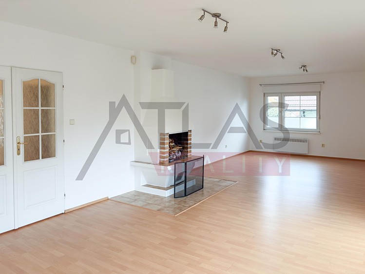 Pronájem rodinného domu 365 m², pozemek 650 m² - foto 5