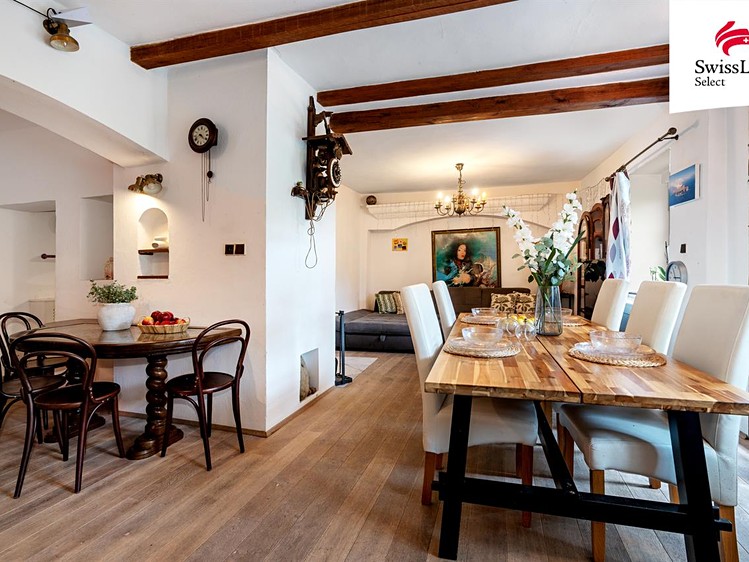 Pronájem rodinného domu 364 m², pozemek 300 m² - foto 1