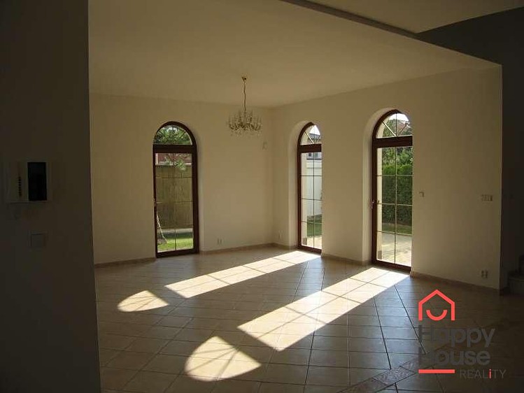 Pronájem  rodinného domu 243 m², pozemek 675 m² - foto 6