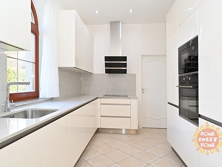 Pronájem vily 243 m², pozemek 380 m² - foto 6