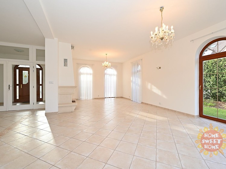 Pronájem vily 243 m², pozemek 380 m² - foto 8