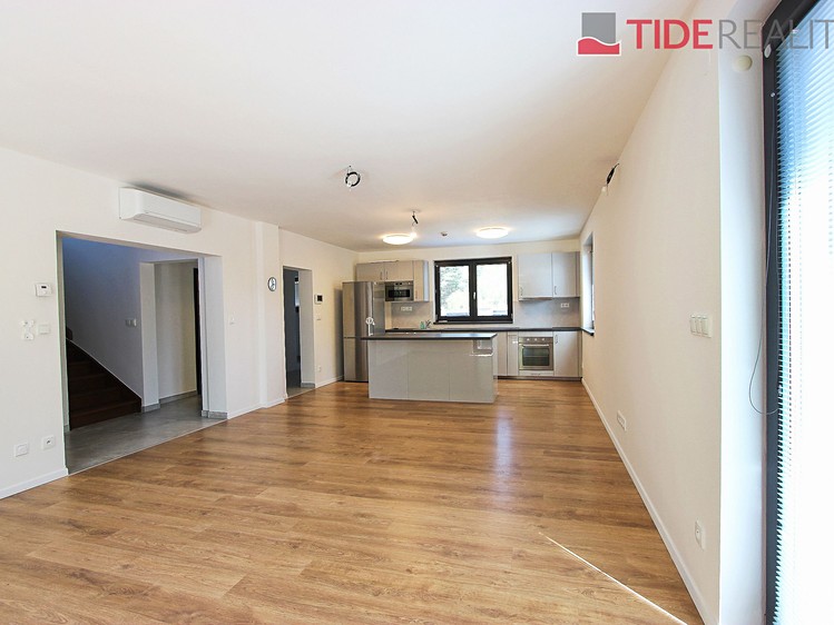 Pronájem rodinného domu 156 m², pozemek 338 m² - foto 3