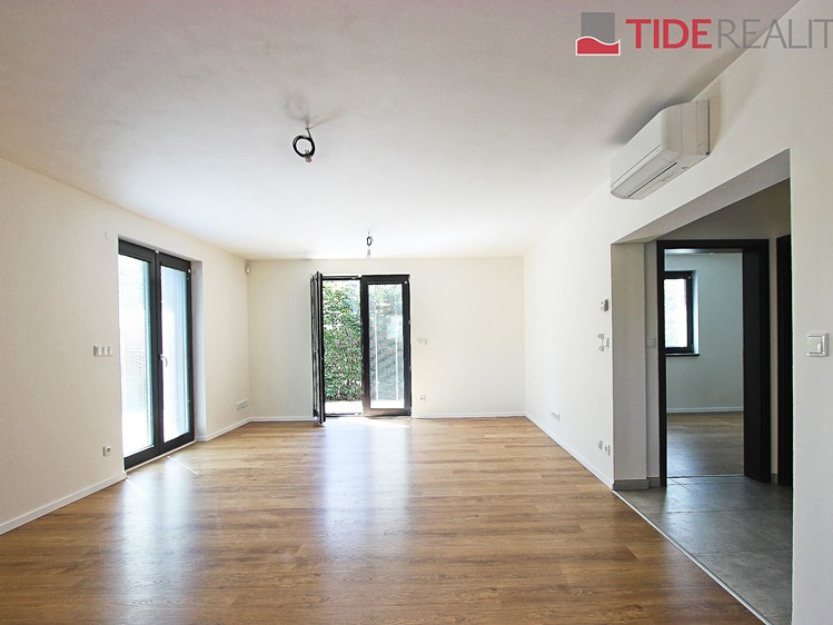 Pronájem rodinného domu 156 m², pozemek 338 m² - foto 4