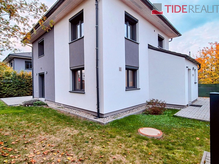 Pronájem rodinného domu 156 m², pozemek 338 m² - foto 2