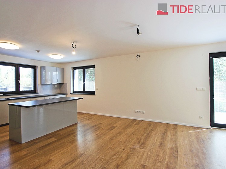 Pronájem rodinného domu 156 m², pozemek 338 m² - foto 6