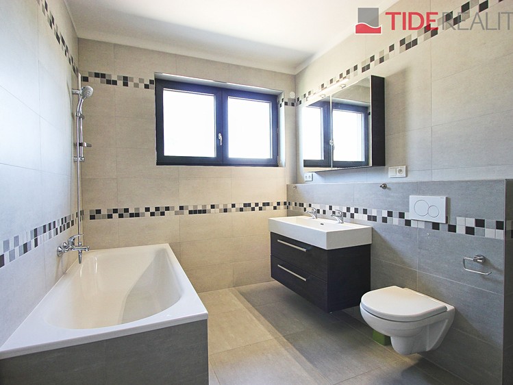 Pronájem rodinného domu 156 m², pozemek 338 m² - foto 8