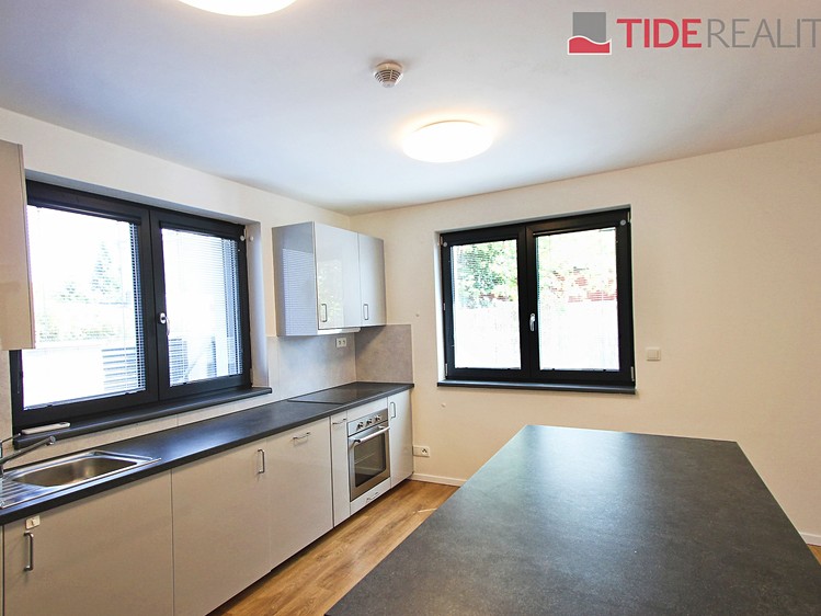 Pronájem rodinného domu 156 m², pozemek 338 m² - foto 5