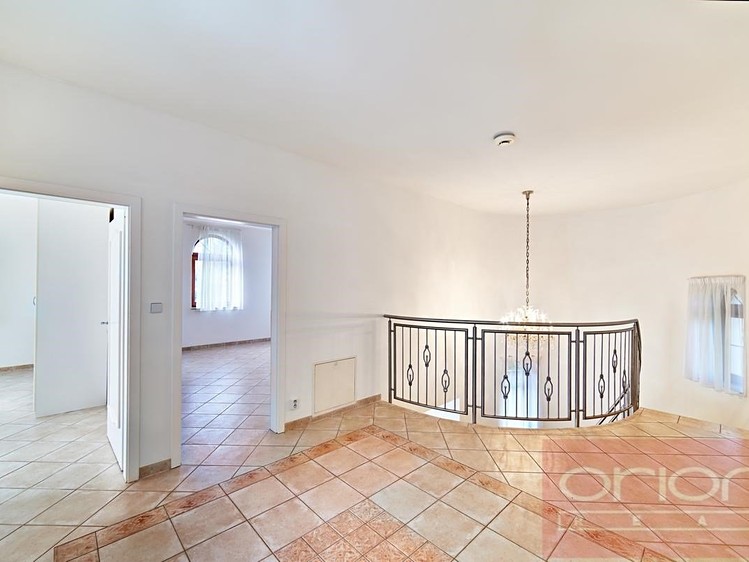 Pronájem rodinného domu 243 m², pozemek 328 m² - foto 4