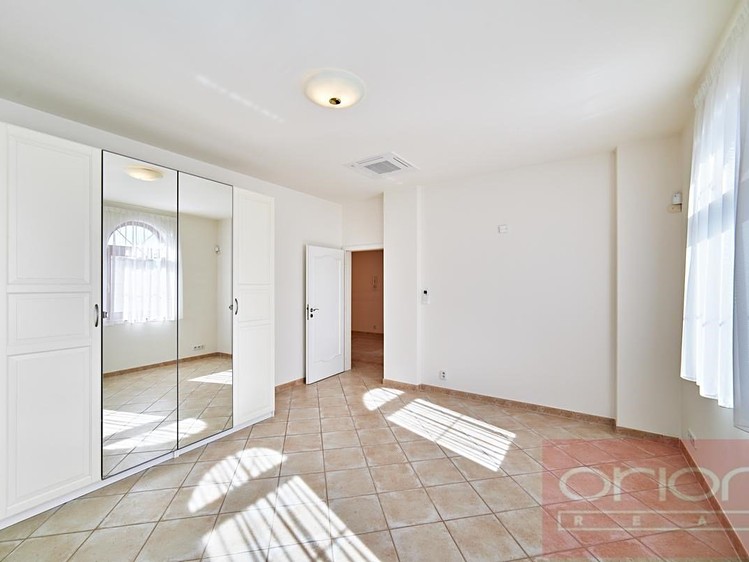 Pronájem rodinného domu 243 m², pozemek 328 m² - foto 6