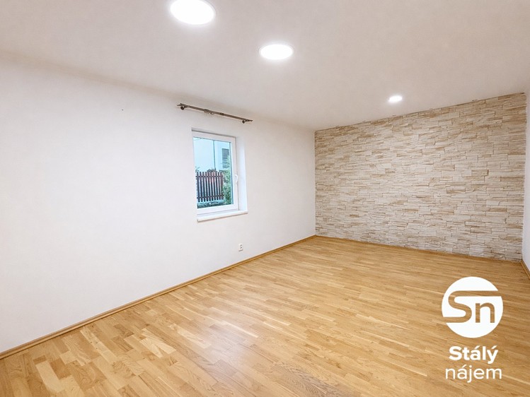 Pronájem rodinného domu 185 m², pozemek 640 m² - foto 7