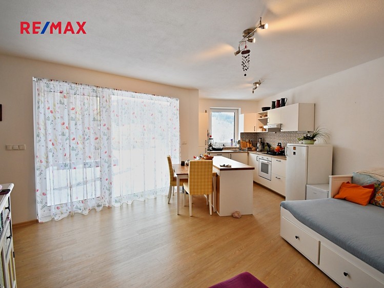 Pronájem rodinného domu 90 m², pozemek 180 m² - foto 2
