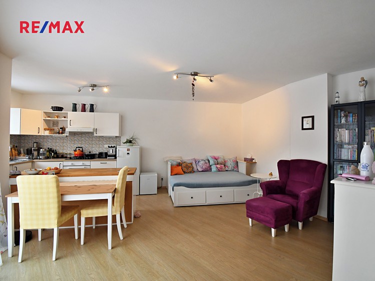 Pronájem rodinného domu 90 m², pozemek 180 m² - foto 3
