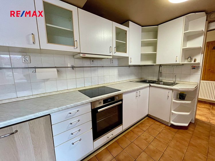 Pronájem  rodinného domu 88 m², pozemek 704 m² - foto 3