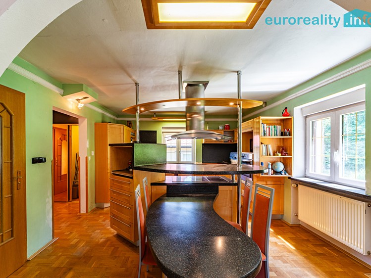 Pronájem  rodinného domu 210 m², pozemek 1 068 m² - foto 4