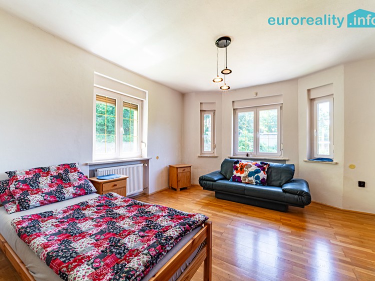 Pronájem  rodinného domu 210 m², pozemek 1 068 m² - foto 3