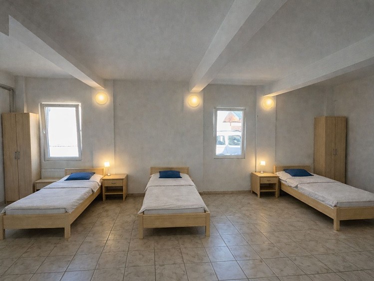 Pronájem rodinného domu 450 m², pozemek 1 m² - foto 4