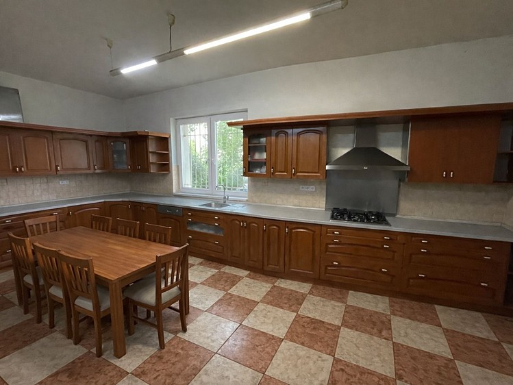 Pronájem rodinného domu 450 m², pozemek 1 m² - foto 3