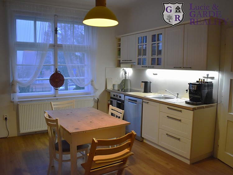 Pronájem rodinného domu 144 m², pozemek 1 721 m² - foto 2