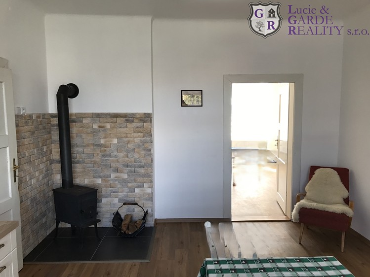 Pronájem rodinného domu 144 m², pozemek 1 721 m² - foto 3