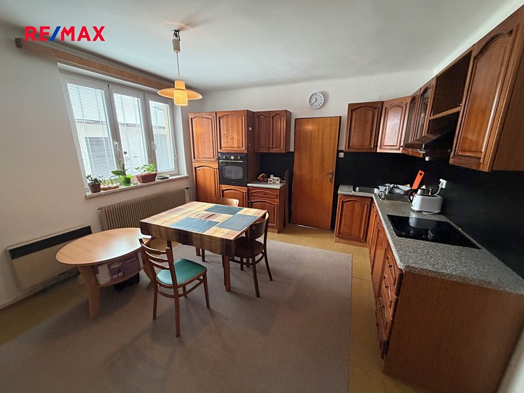 Pronájem rodinného domu 140 m², pozemek 2 032 m² - foto 3