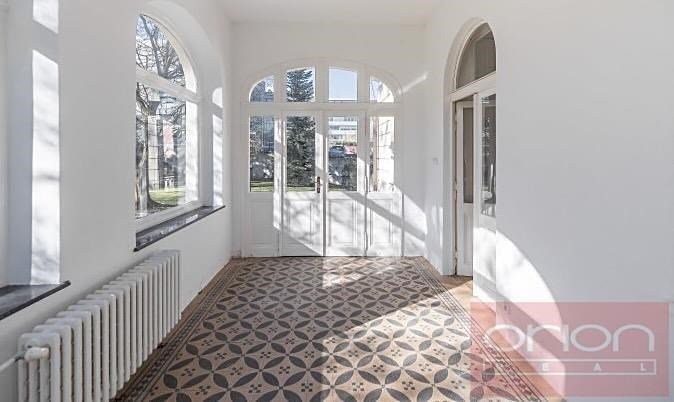 Pronájem rodinného domu 827 m², pozemek 8 770 m² - foto 3