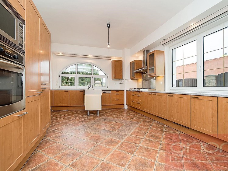 Pronájem rodinného domu 400 m², pozemek 950 m² - foto 3