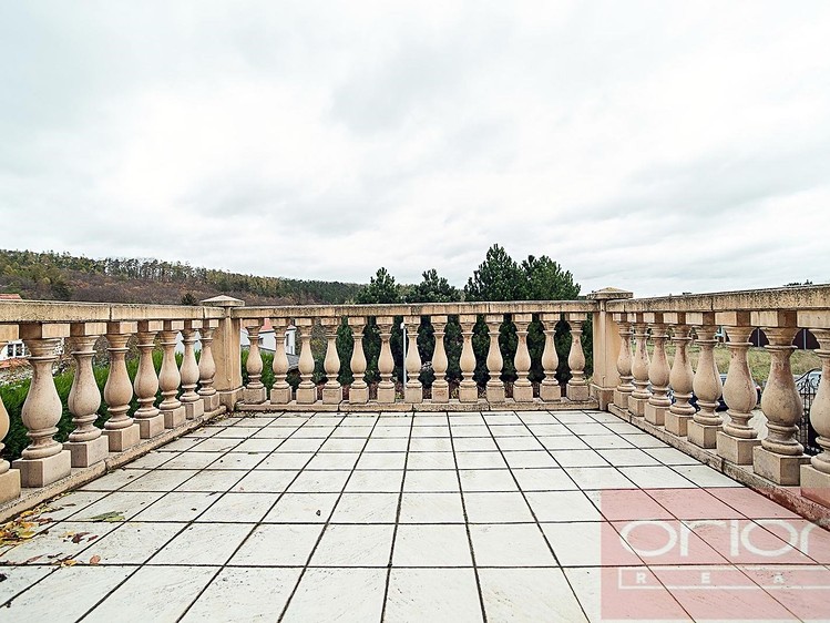 Pronájem rodinného domu 400 m², pozemek 950 m² - foto 4