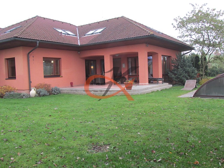 Pronájem rodinného domu 300 m², pozemek 1 500 m² - foto 3