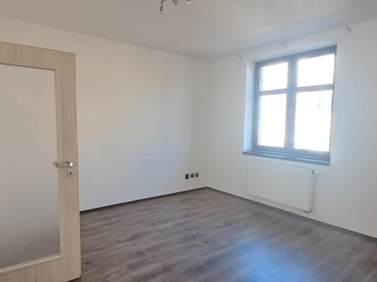 Pronájem rodinného domu 138 m², pozemek 320 m² - foto 7