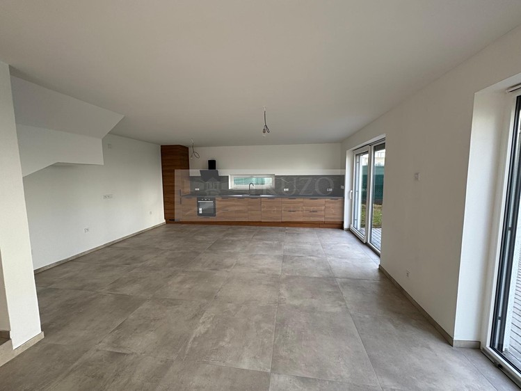 Pronájem rodinného domu 164 m², pozemek 320 m² - foto 4