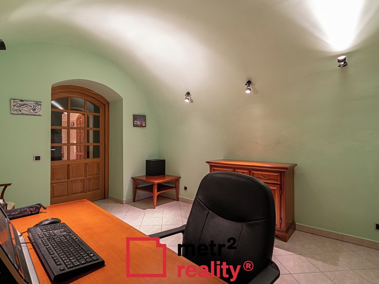 Pronájem rodinného domu 360 m², pozemek 121 m² - foto 4