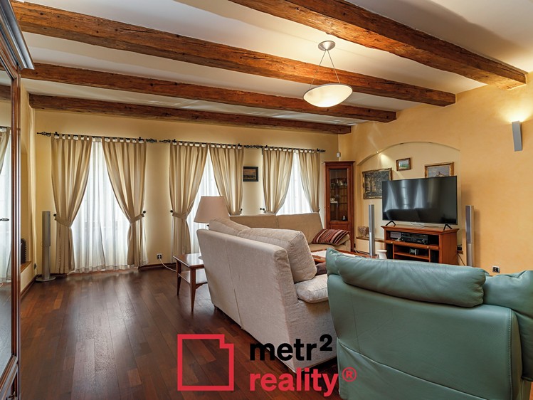Pronájem rodinného domu 360 m², pozemek 121 m² - foto 7