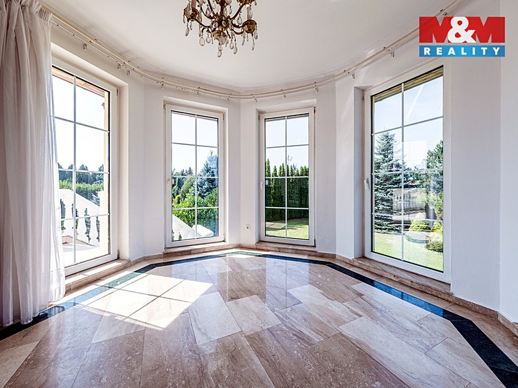 Pronájem  rodinného domu 395 m², pozemek 2 640 m² - foto 4