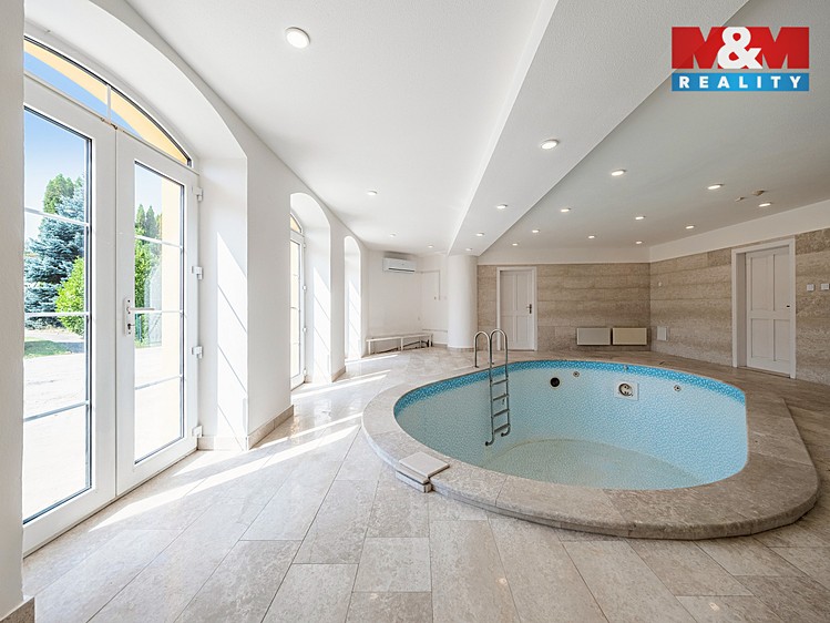 Pronájem  rodinného domu 395 m², pozemek 2 640 m² - foto 7