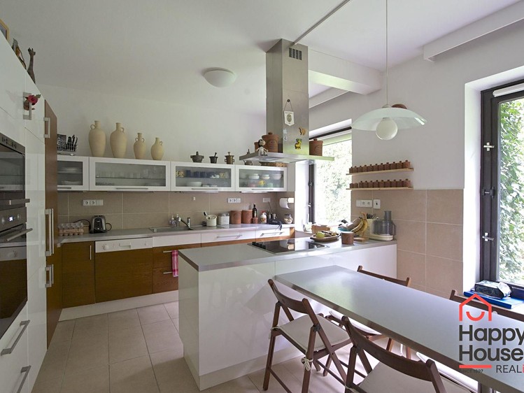 Pronájem  rodinného domu 417 m², pozemek 1 000 m² - foto 6