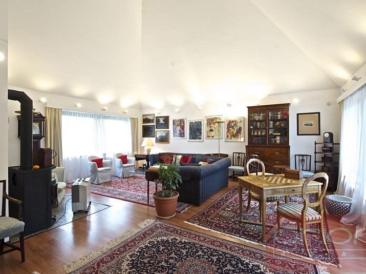 Pronájem rodinného domu 417 m², pozemek 1 100 m² - foto 2