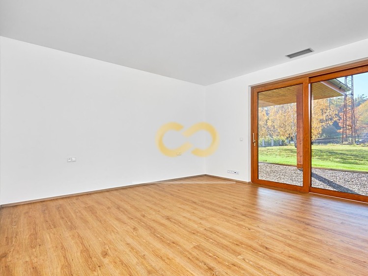 Pronájem  rodinného domu 296 m², pozemek 1 600 m² - foto 5