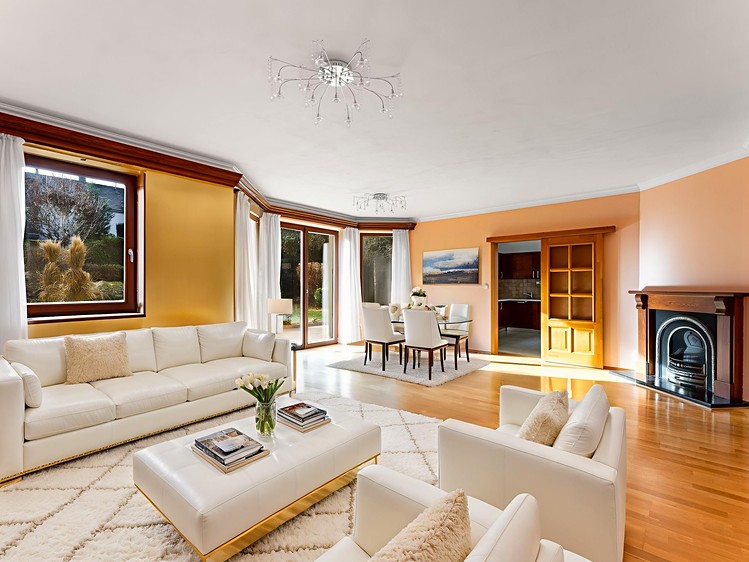 Pronájem rodinného domu 300 m², pozemek 713 m² - foto 4