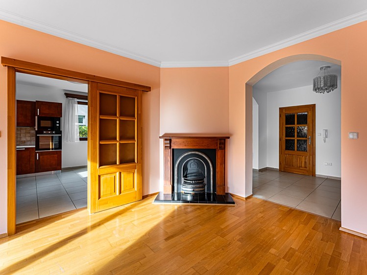 Pronájem rodinného domu 300 m², pozemek 713 m² - foto 5