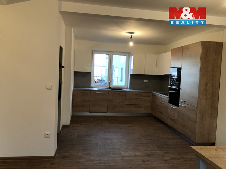 Pronájem rodinného domu 162 m², pozemek 250 m² - foto 7