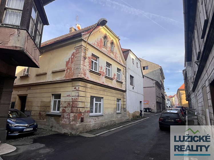 Pronájem rodinného domu 150 m², pozemek 115 m² - foto 1