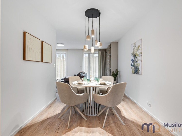 Pronájem rodinného domu 92 m², pozemek 300 m² - foto 7