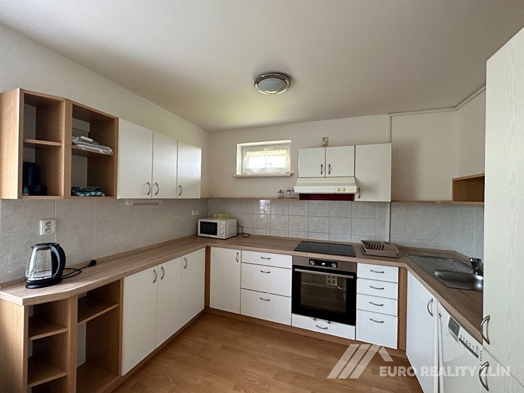 Pronájem rodinného domu 230 m², pozemek 684 m² - foto 6