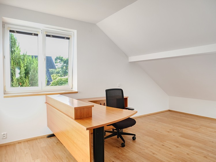 Pronájem  rodinného domu 280 m², pozemek 579 m² - foto 7
