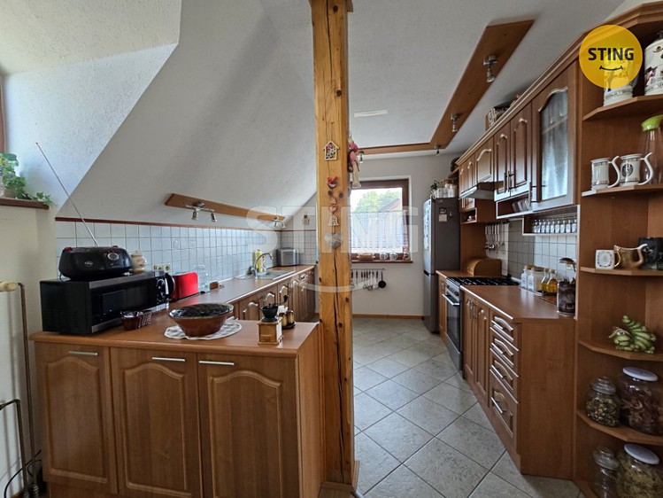 Pronájem rodinného domu 170 m², pozemek 878 m² - foto 3