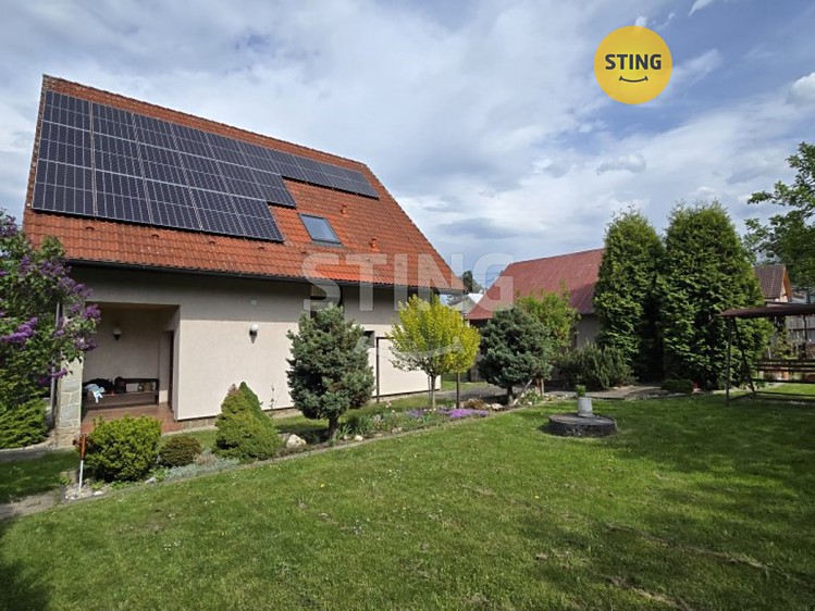 Pronájem rodinného domu 170 m², pozemek 878 m² - foto 1