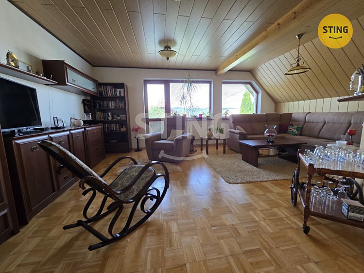 Pronájem rodinného domu 170 m², pozemek 878 m² - foto 8