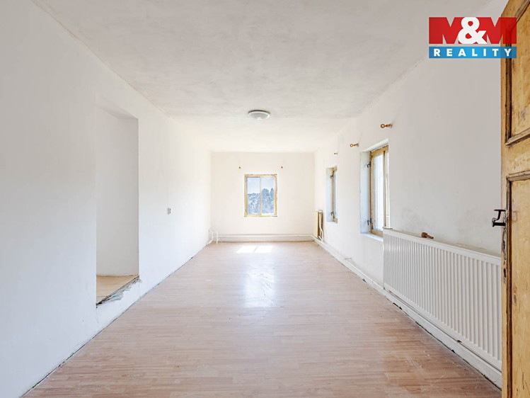 Pronájem rodinného domu 1 266 m², pozemek 957 m² - foto 3
